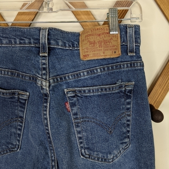 Levi's Vintage 505 Straight Leg Regular Fit High Rise Mom Jeans - Picture 3 of 11